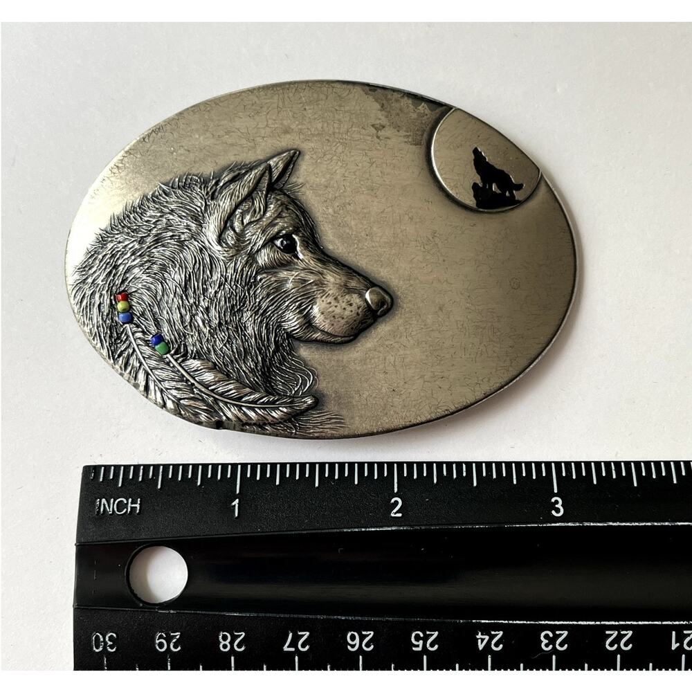 Jean’s Friend Wolf Native American Belt Buckle - Picture 2 of 9